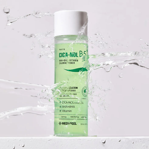 Phyto Cica-Nol B5 AHA BHA Vitamin Calming Toner Revigorați și calmați pielea cu tonerul Medi-Peel Phyto Cica-Nol B5, un elixir bogat în AHA, BHA și vitamine, conceput pentru a promova un ten sănătos și radiant. Ideal pentru pielea sensibilă sau iritată, acest toner de 150ml ajută la echilibrarea nivelului de pH și la exfolierea delicată a pielii. Complexul Cica-Nol și vitamina B5 lucrează împreună pentru a hidrata, calma și îmbunătăți textura pielii, lăsând-o moale și netedă.